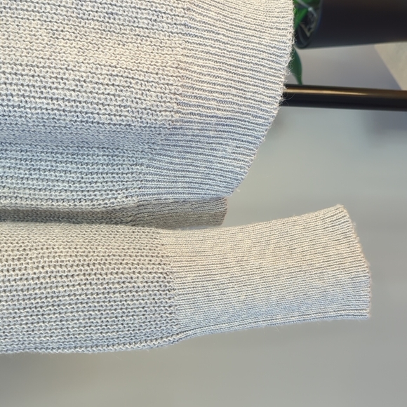 Banana Republic Butterfly Front Pullover Sweater Skyline Grey – Size M - Picture 4 of 9